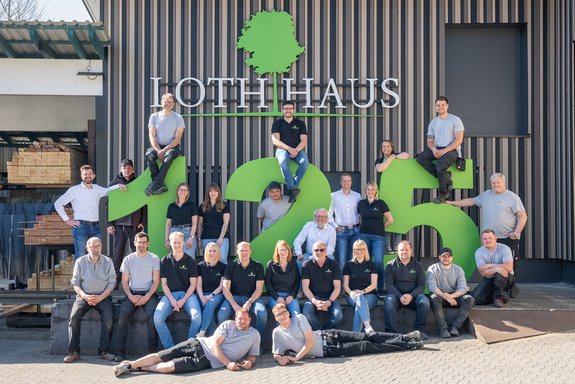 Mitarbeiter_Gruppenfoto_LOTH-HAUS